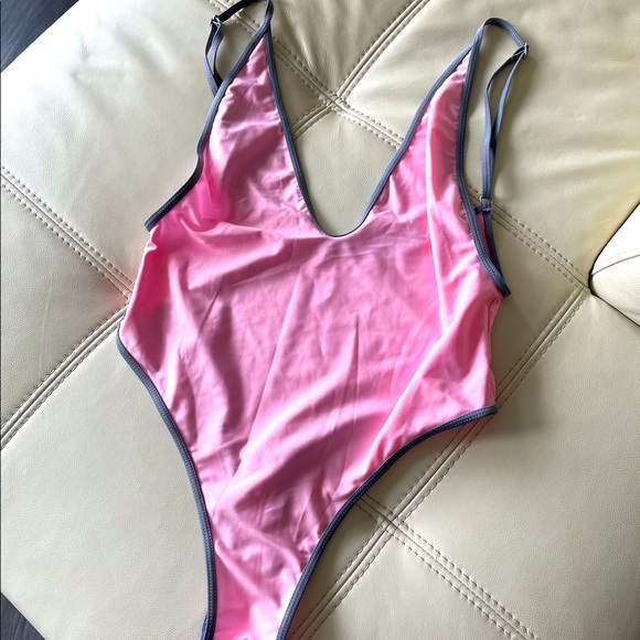 Bathing suit or body suit - Picture 1 of 4